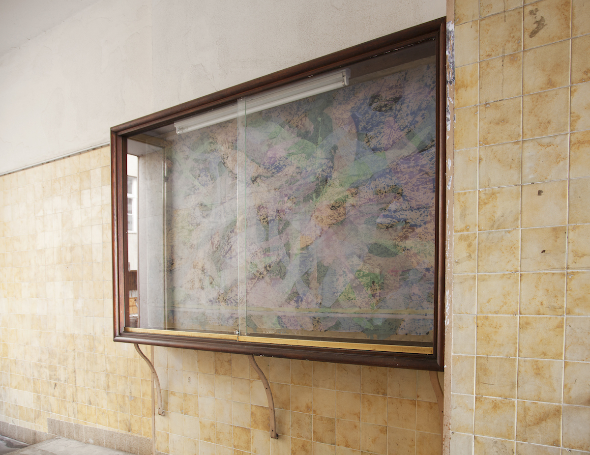 Tyra Tingleff. Stone to Zap, Oil on raw linen, 125 x 220 cm, 2015